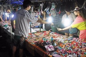 1元一件地摊货500批发APP - 卖一元一样的百货地摊去哪里进货啊