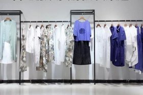 开服装店的货源怎么找，开服装店货源从哪里来