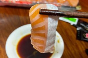 网上买三文鱼安全吗 网上买的三文鱼能吃吗