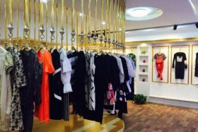 适合没经验农村女性开的店暴利；农村适合女生开的店