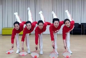 不知怎么称呼你；不知怎么称呼你柔力球教学视频