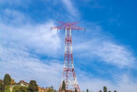 山上电塔（山上电塔叫什么）