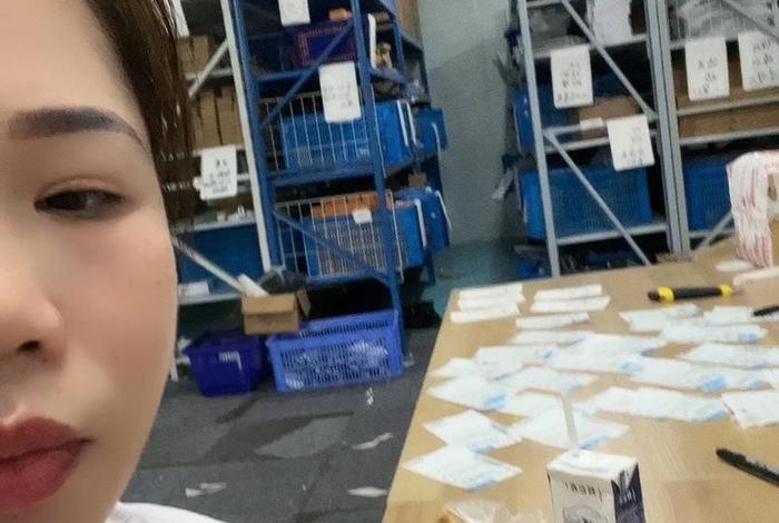 电商化妆品打包员累吗，电商化妆品打包员累吗工资高吗