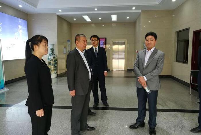 刘电新,刘电新一家三口照片 刘电新,刘电新一家三口照片