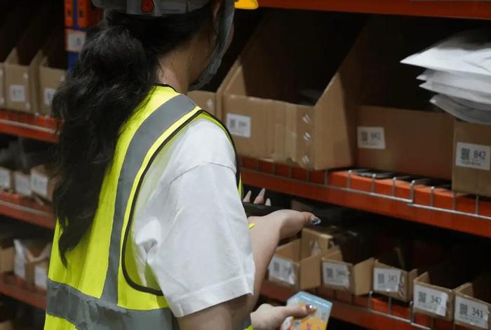 云电商仓库分拣员工作视频;云电商仓库分拣员工作视频播放 云电商仓库分拣员工作视频;云电商仓库分拣员工作视频播放