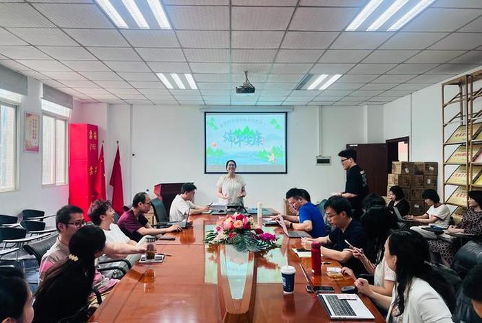 新媒体电商学院,新媒体电商学院的英语 新媒体电商学院,新媒体电商学院的英语