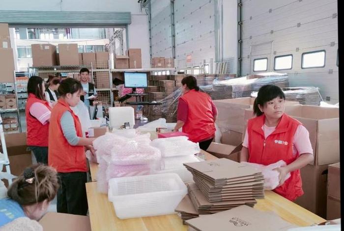 电商仓库打包员，女生去做电商仓库打包员