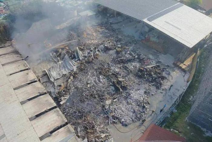 电商仓起火；电器仓库起火