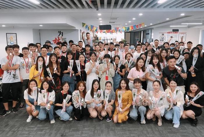 电商老板的团队（电商老板的团队有哪些）