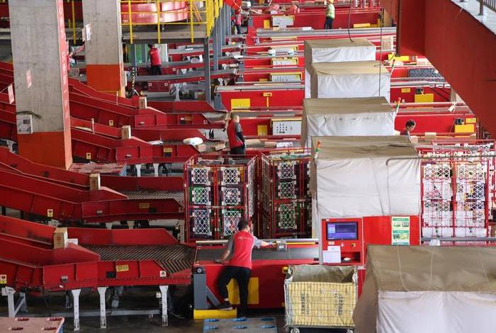 电商可以通过铁路运输快递包裹吗？；电商可以通过铁路运输快递包裹吗安全吗