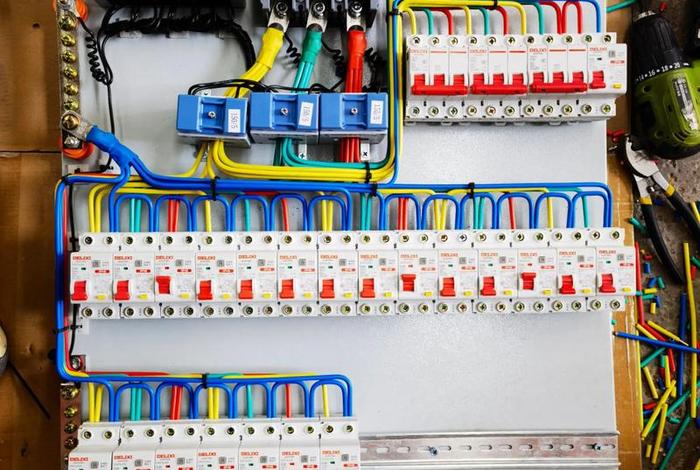 开发商配的电箱要换吗,开发商配的电箱要换吗知乎 开发商配的电箱要换吗,开发商配的电箱要换吗知乎