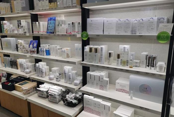 电商化妆品和实体店品质一样吗、电商化妆品和实体店品质一样吗？