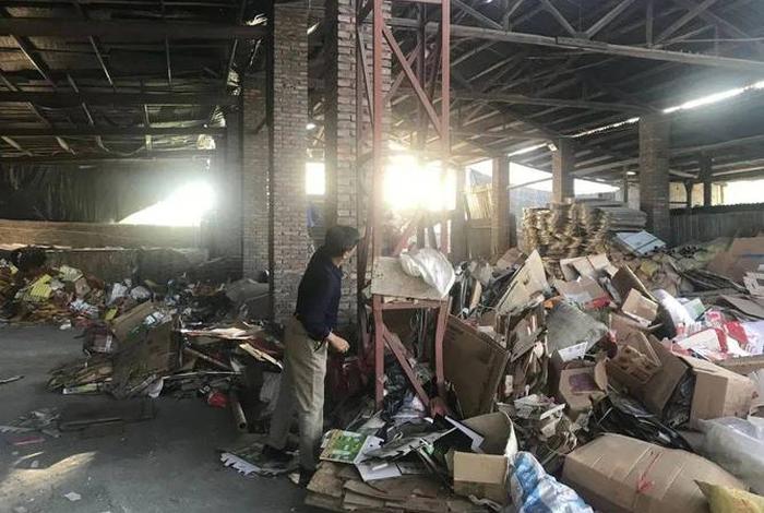 商店仓库与生活区未设置隔离门,仓库与生活区距离 商店仓库与生活区未设置隔离门,仓库与生活区距离