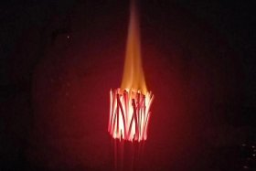 晚上点香会不会招鬼、晚上点香会不会招鬼呢