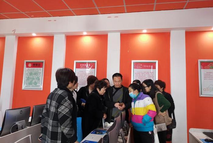 电商孵化基地一月能挣多少钱，电商孵化基地一月能挣多少钱啊