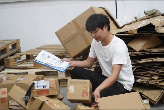 电商仓库打包累还是进厂打工累,电商仓库打包累还是进厂打工累呢 电商仓库打包累还是进厂打工累,电商仓库打包累还是进厂打工累呢