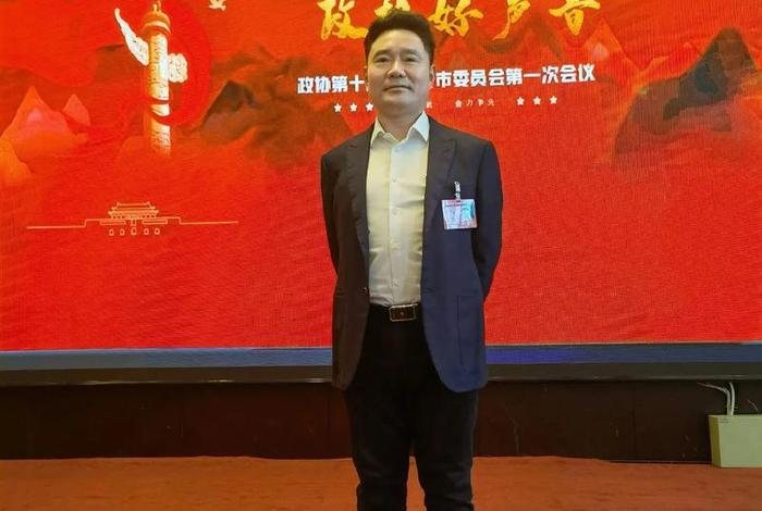 刘电新,刘电新一家三口照片 刘电新,刘电新一家三口照片