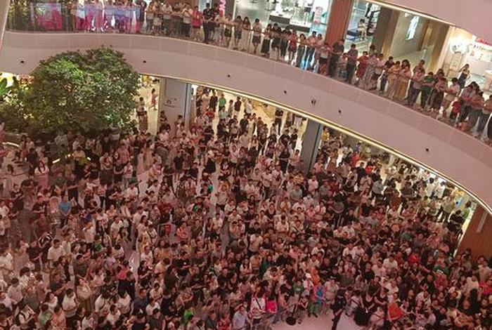 商店人潮拥挤的图片 商店人潮拥挤的图片卡通 商店人潮拥挤的图片 商店人潮拥挤的图片卡通