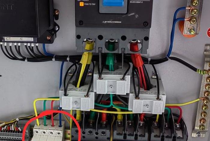 上电保护怎么修 电甬保护器怎么使用