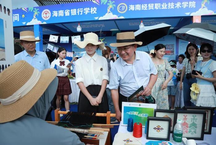 勒职电商学校怎么样、勒职电商部的师生 勒职电商学校怎么样、勒职电商部的师生