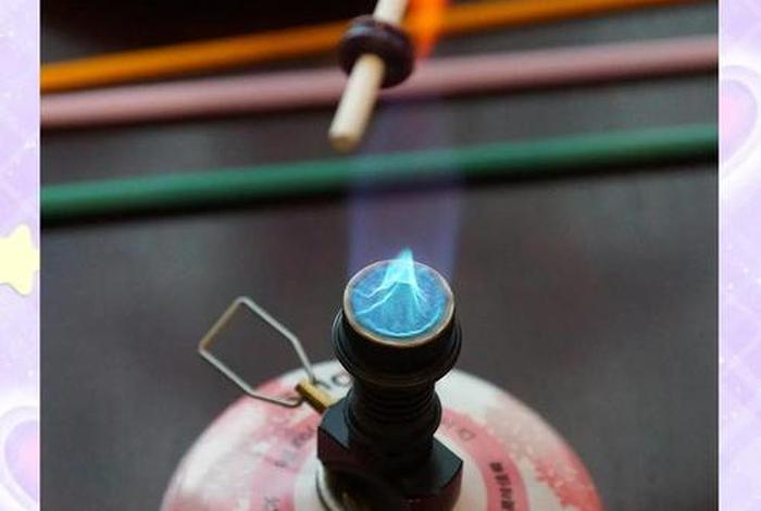 电火上的玻璃可以用什么粘 电火炉的玻璃炸了还能用吗