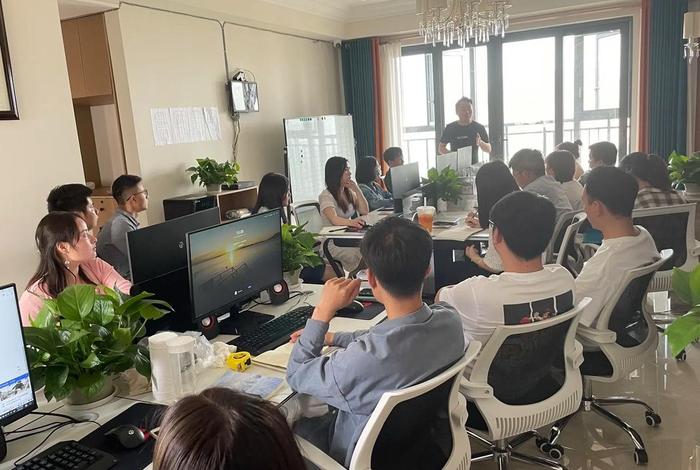 电商刘鹏龙，电商王鹏