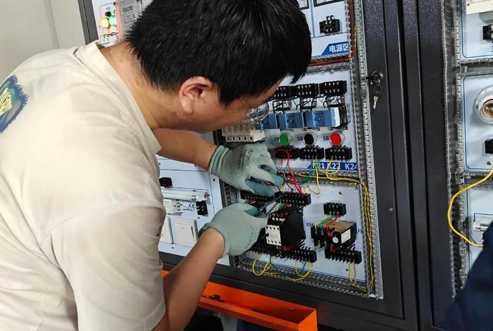 零基础电工培训学费多少 零基础电工培训学费多少钱 零基础电工培训学费多少 零基础电工培训学费多少钱