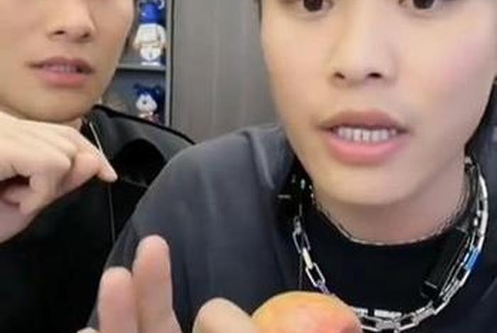 疯狂小杨哥年赚 疯狂小杨哥一年赚多少 疯狂小杨哥年赚 疯狂小杨哥一年赚多少