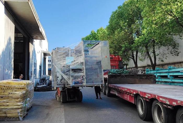 三冠商贸;三冠商贸有限公司 三冠商贸;三冠商贸有限公司