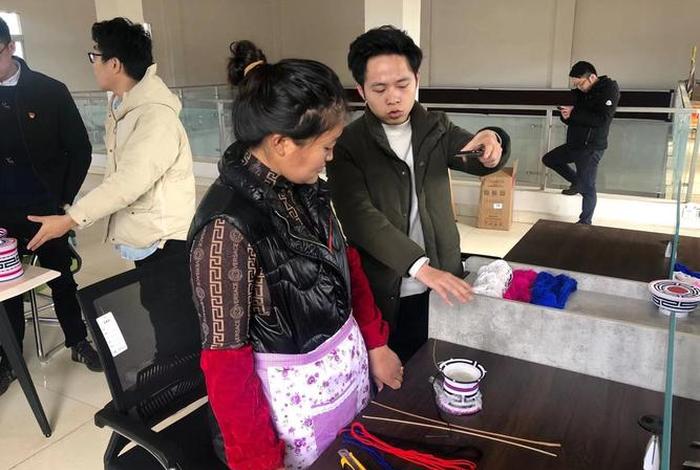 安电商公司何泽润的电话号码,长沙安泽集团何晖 安电商公司何泽润的电话号码,长沙安泽集团何晖