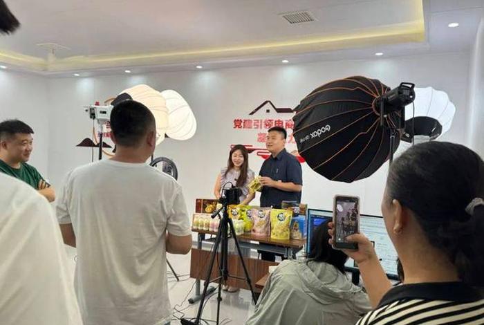 电商的运营助理，电商的运营助理和客服