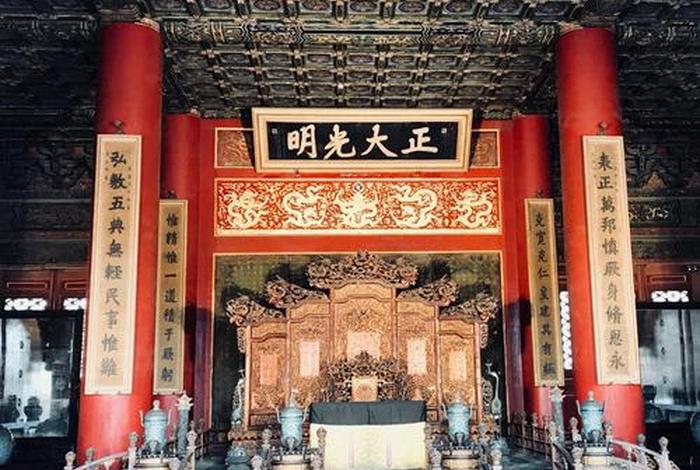 大殿上方位置、大殿上方位置叫什么 大殿上方位置、大殿上方位置叫什么