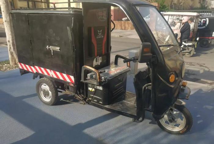 抬走一辆电三轮需要几个人(抬走一辆电三轮需要几个人驾驶) 抬走一辆电三轮需要几个人(抬走一辆电三轮需要几个人驾驶)