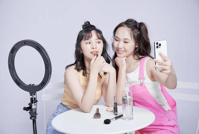 化妆品电商直播卖货、化妆品电商直播卖货好做吗