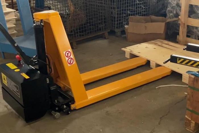 仓储电动升降叉车 仓储电动升降叉车图片